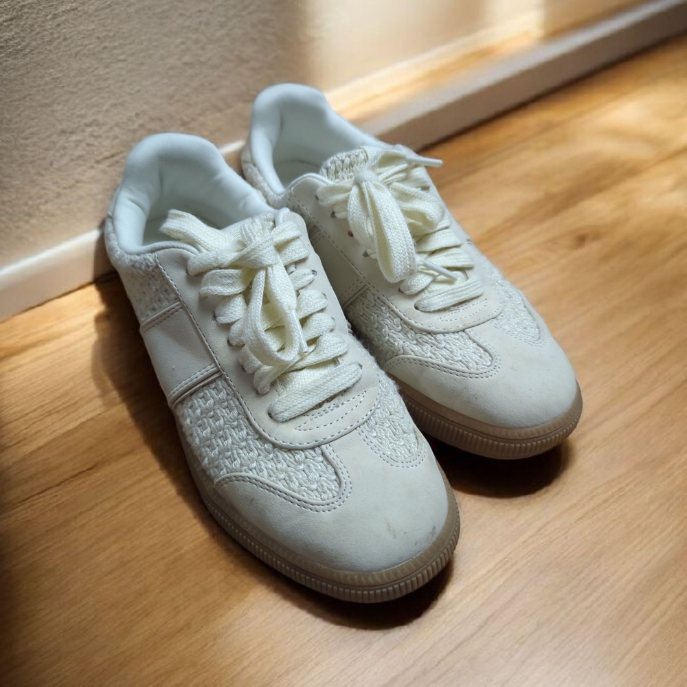 SM New York Cream Lace Sneakers